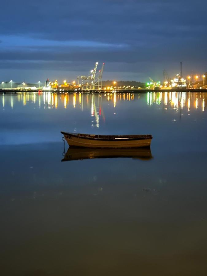 The Lodge, Monkstown Monkstown  Luaran gambar